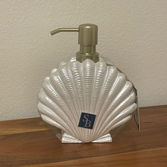 Pearl Sea Shell Soap Dispenser NWT - Picture 2 of 3